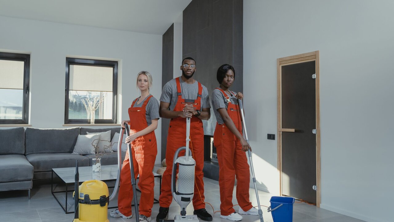 Google Ads for Home Cleaning Services: Budget & Strategy